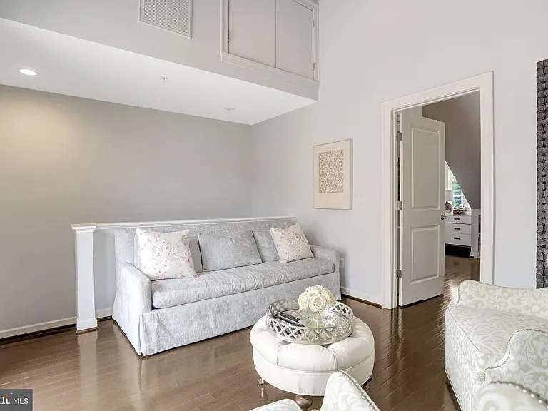 422 Pendleton St — Photo 39