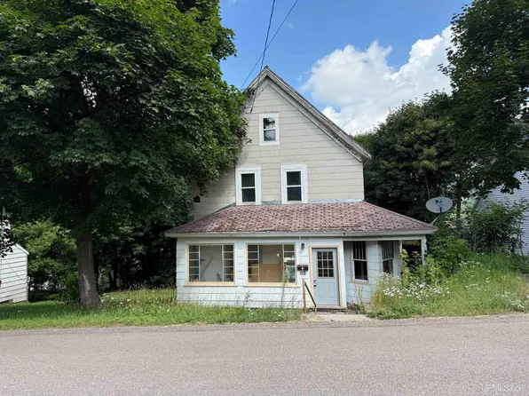 504 W South Ave, Houghton, MI 49931