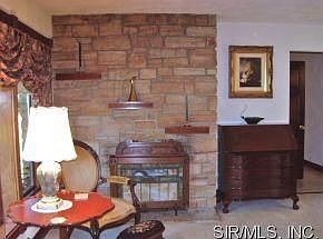 5th image of 14 Rock Hill Ct