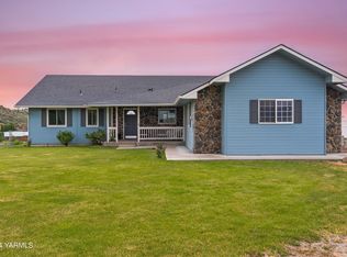 1084 Thompson Rd, Cowiche, WA 98923