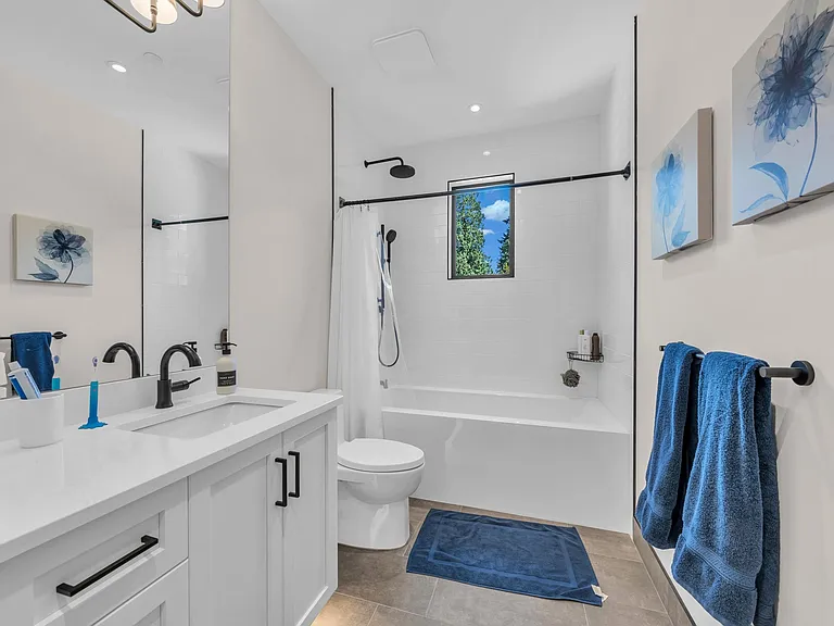 372 Moyne Dr — Photo 15
