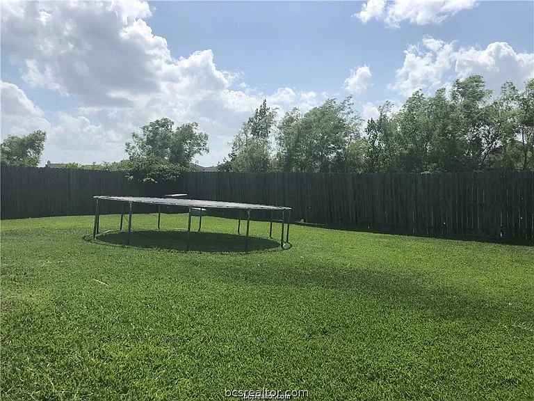 921 Windmeadows Dr — Photo 18