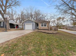 8941 McGee St, Kansas City, MO 64114