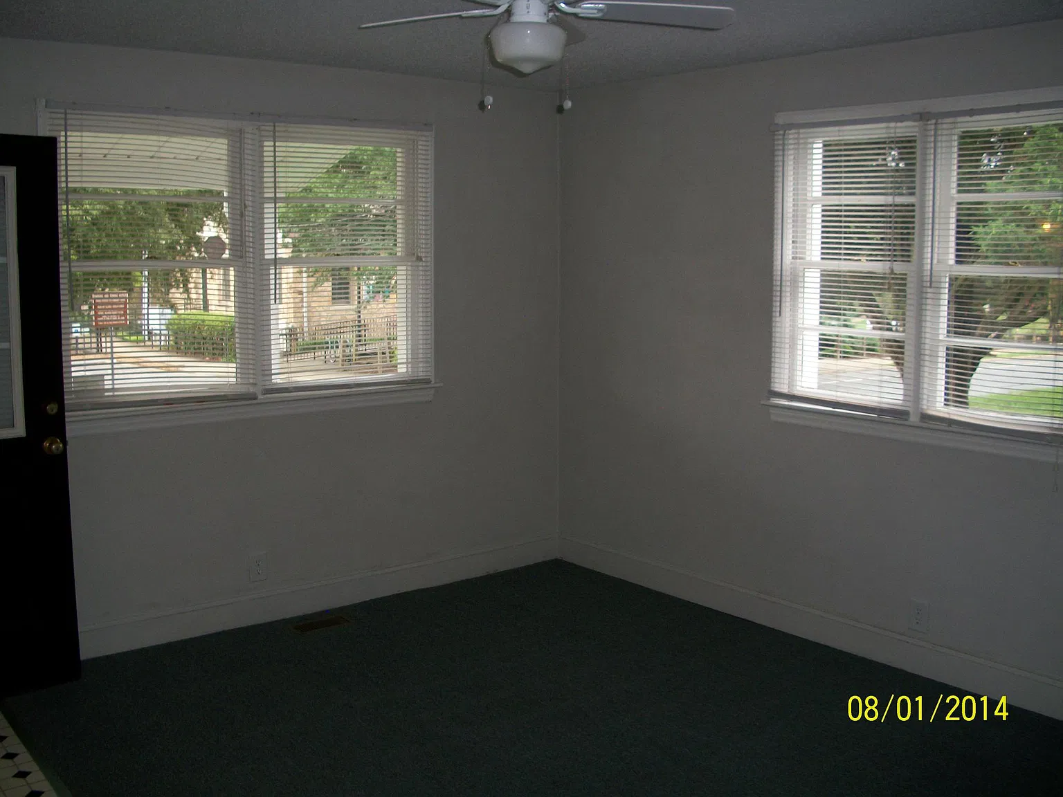 221 N Roberson St — Photo 3