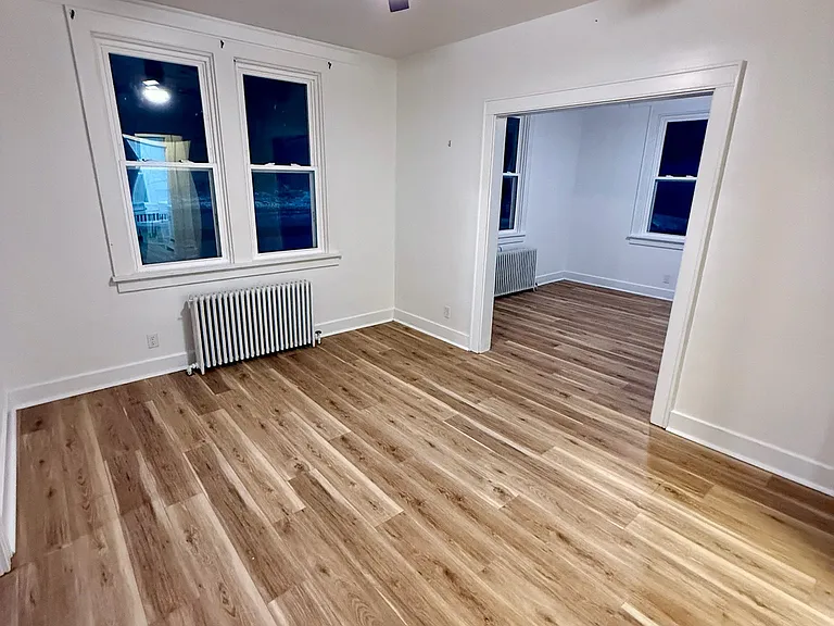 901 Saint Nicholas Dr — Photo 3