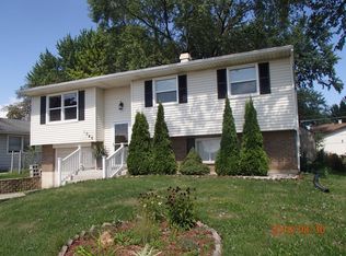1046 W Hawley St, Mundelein, IL 60060