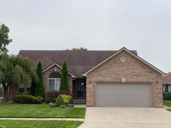 36680 Maple Leaf Dr, New Baltimore, MI 48047