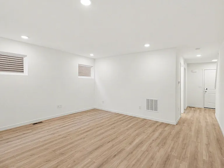 6200 Aurelius Rd — Photo 5