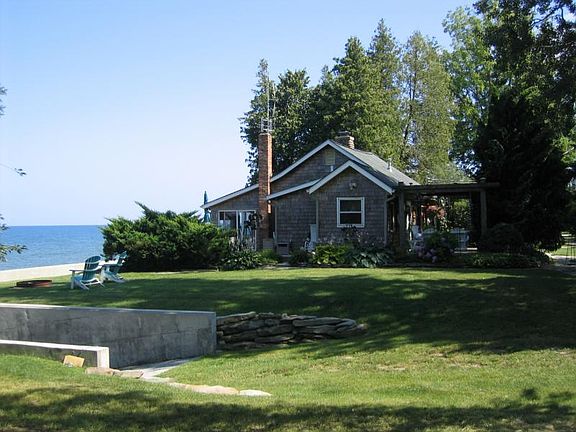 5th image of 1569 Lakeside Dr