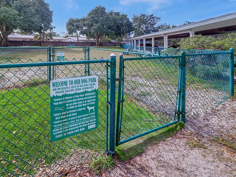 136 Pompano Dr SE #D — Photo 32
