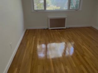 4312 205th St #3A, Bayside, NY 11361