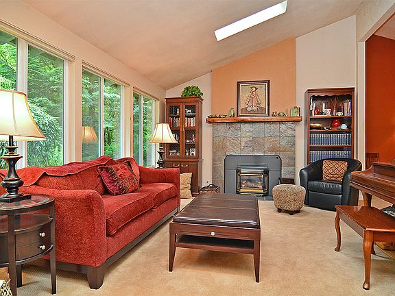 5th image of 4375 Palomino Dr NE
