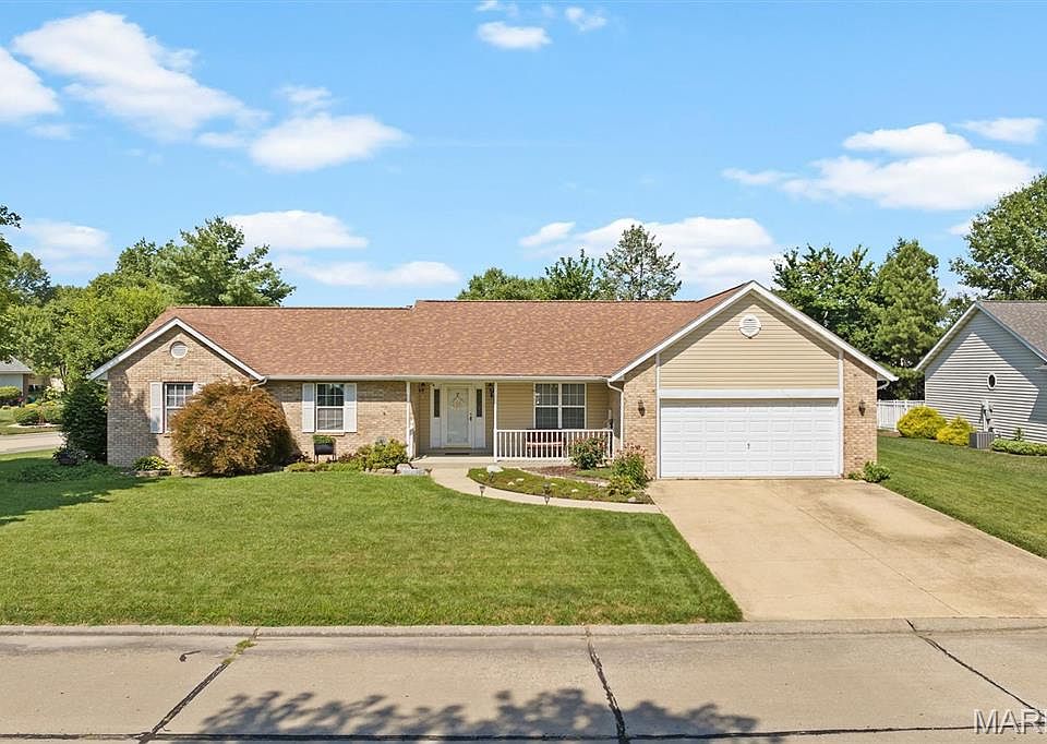 1st image of 300 Kingsbury Ct