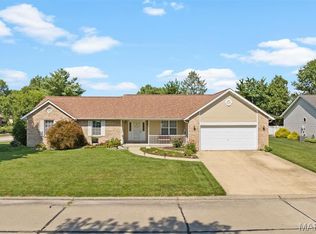 300 Kingsbury Ct, Highland, IL 62249
