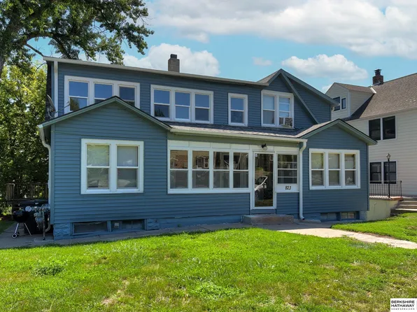 823 N 48th St, Omaha, NE 68132