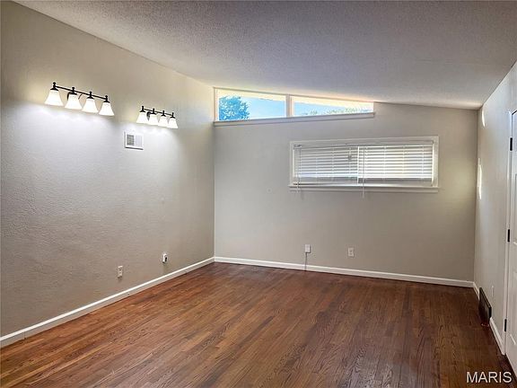 3rd image of 1130 Trampe Ave