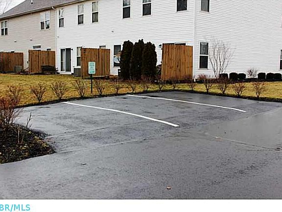 3rd image of 1201 Grove Dr