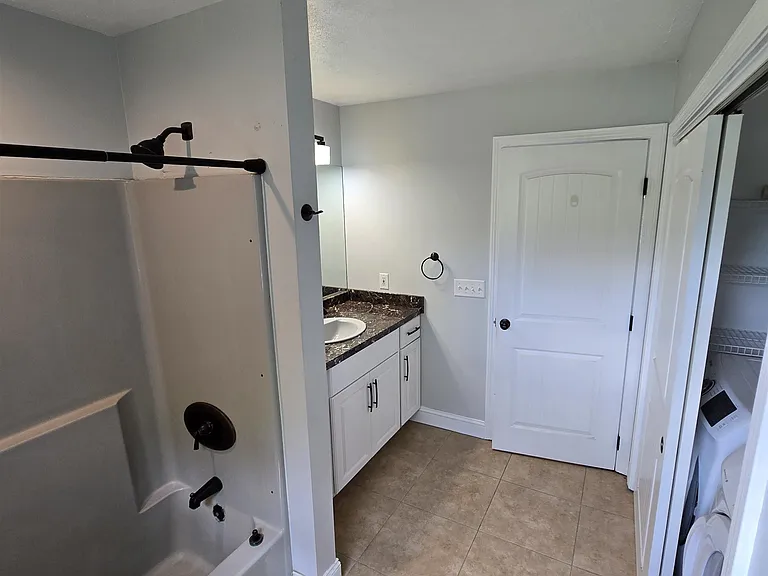 25 W Rosedale Ave — Photo 12