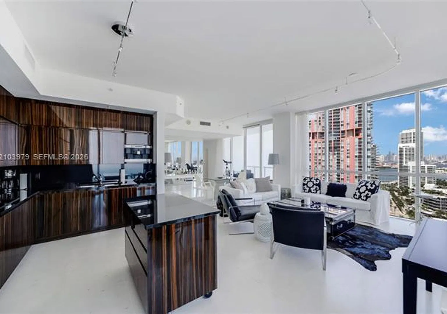 50 S Pointe Dr cu-2205, Miami Beach, FL 33139 — Photo 2