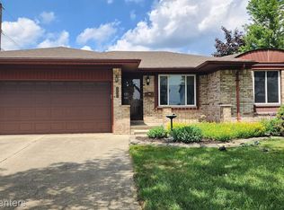 12875 Canterbury Dr, Sterling Heights, MI 48312