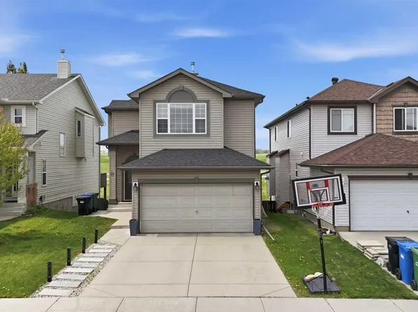 17 E Bridlecrest Ct SW, Calgary, AB T2Y 5J3