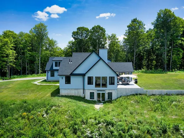 75 Red Fox Lane, Salt Point, NY 12578