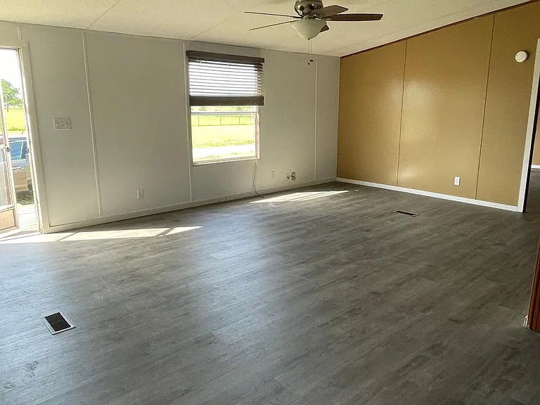 7298 N FM 148 — Photo 25