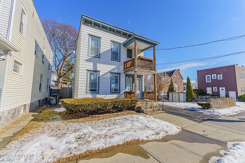 2nd image of 33 Lincoln Avenue