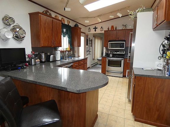3rd image of 4 Whiteford Dr