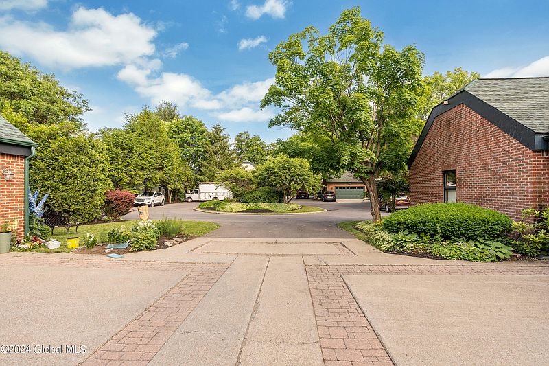 2nd image of 216 Colonial Avenue