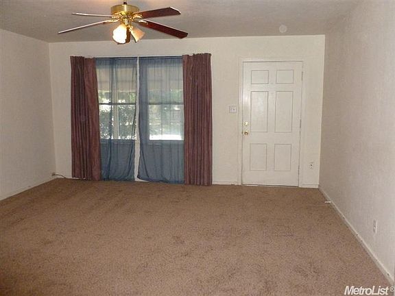 5th image of 2750 Ellen St