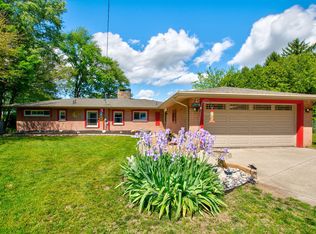 274 Lake Dr, Norton Shores, MI 49441