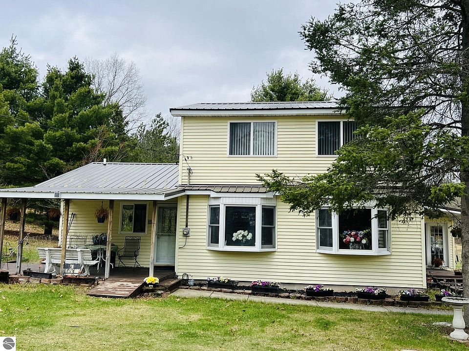 1st image of 2400 Curtis Rd
