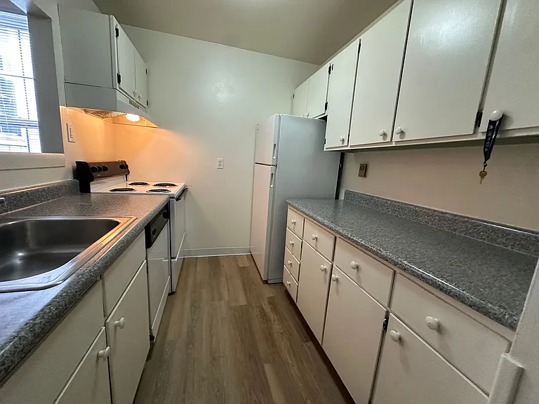 University Park Apartments near Cornell University — Photo 646