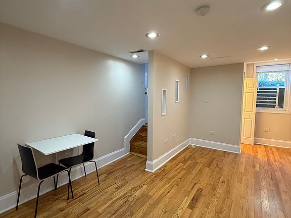 2nd image of 4254 N Mozart St #G1