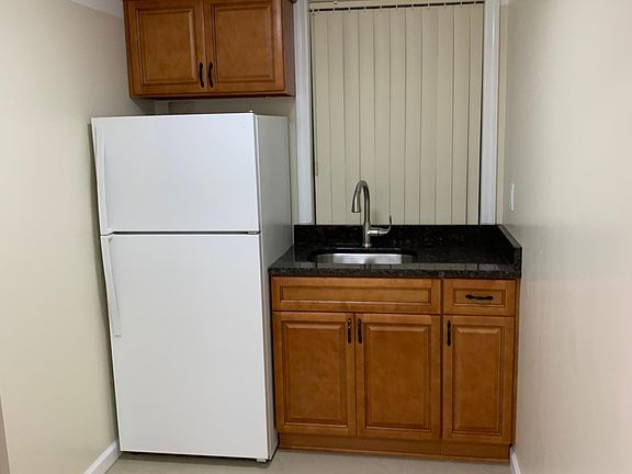 3rd image of 2415 Young Ave