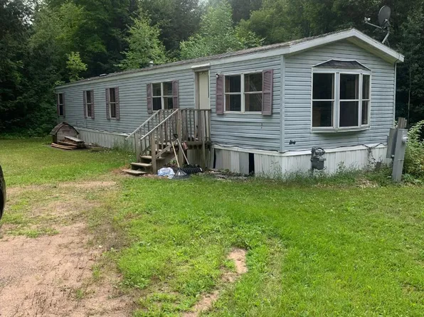 W10680 Parkway Ln, Elcho, WI 54428