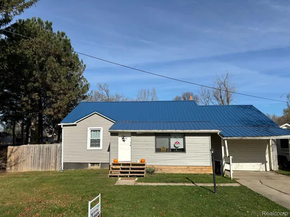 1021 Burns St, Mount Morris, MI 48458