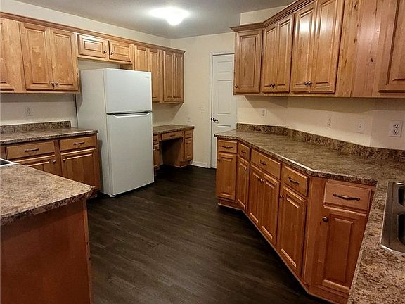 4th image of 214 Northwood Rd