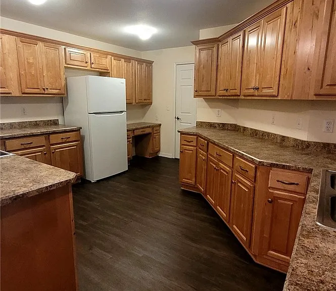214 Northwood Rd — Photo 4