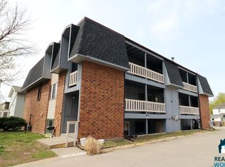 2222 Orchard St #6, Lincoln, NE 68503