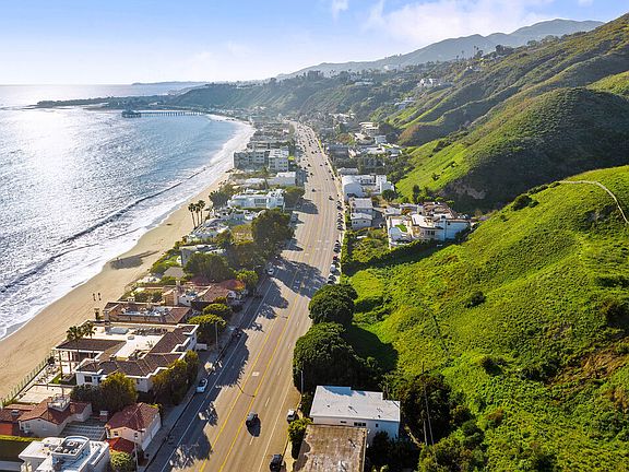 3rd image of 22377 Pacific Coast Hwy