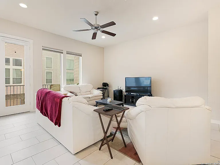 3831 Harry Wurzbach Rd #21 — Photo 21