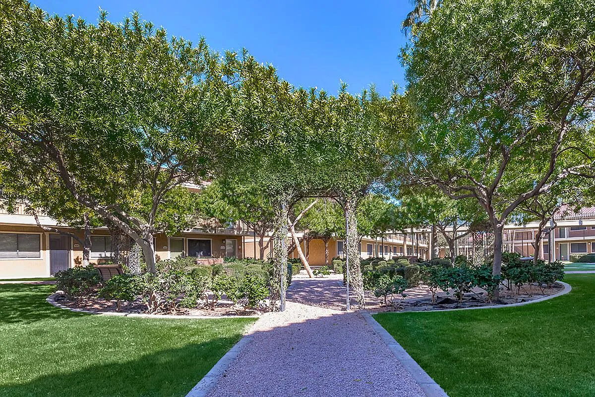 Mesa Royale 55+ Active Community — Photo 3