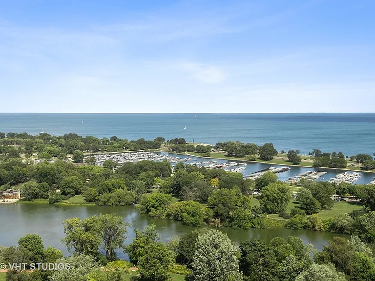 2400 N Lakeview Ave #508 — Photo 17