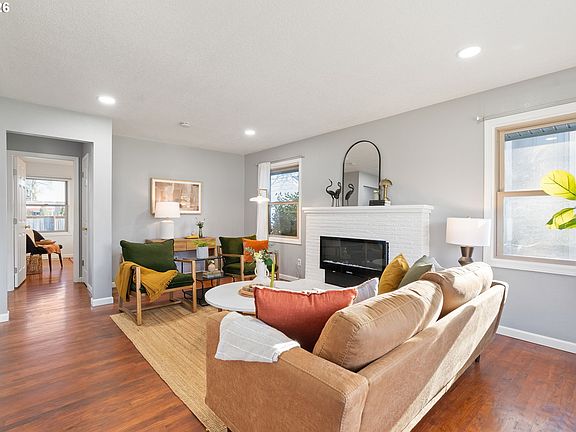 5th image of 1820 NW Thatcher Rd