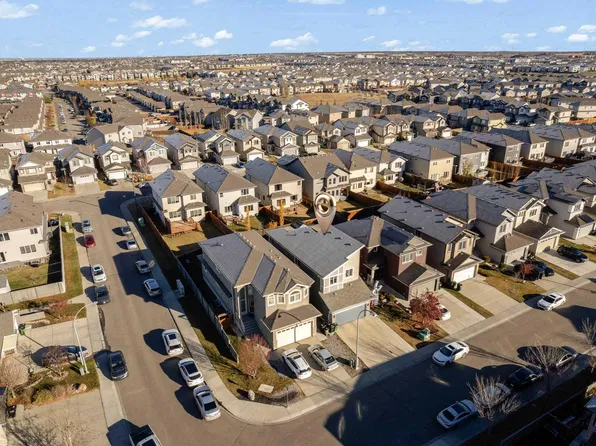3324 12th Ave NW, Edmonton, AB T6T 2C4