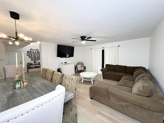 4th image of 402 Saint Thomas Dr