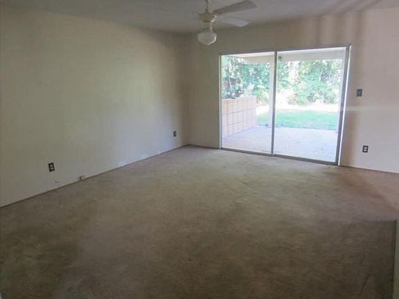 2nd image of 4900 Papaya Dr