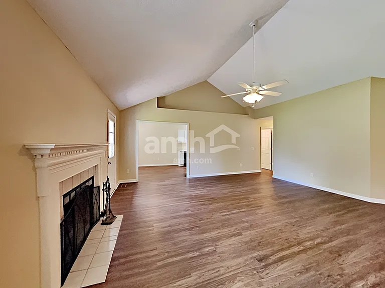 1219 Murray Ct — Photo 5